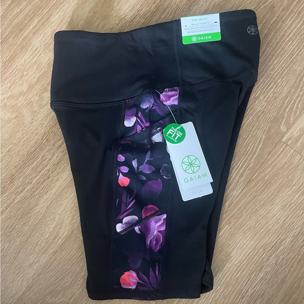 Gaiam Om 7-inch high waisted bike shorts